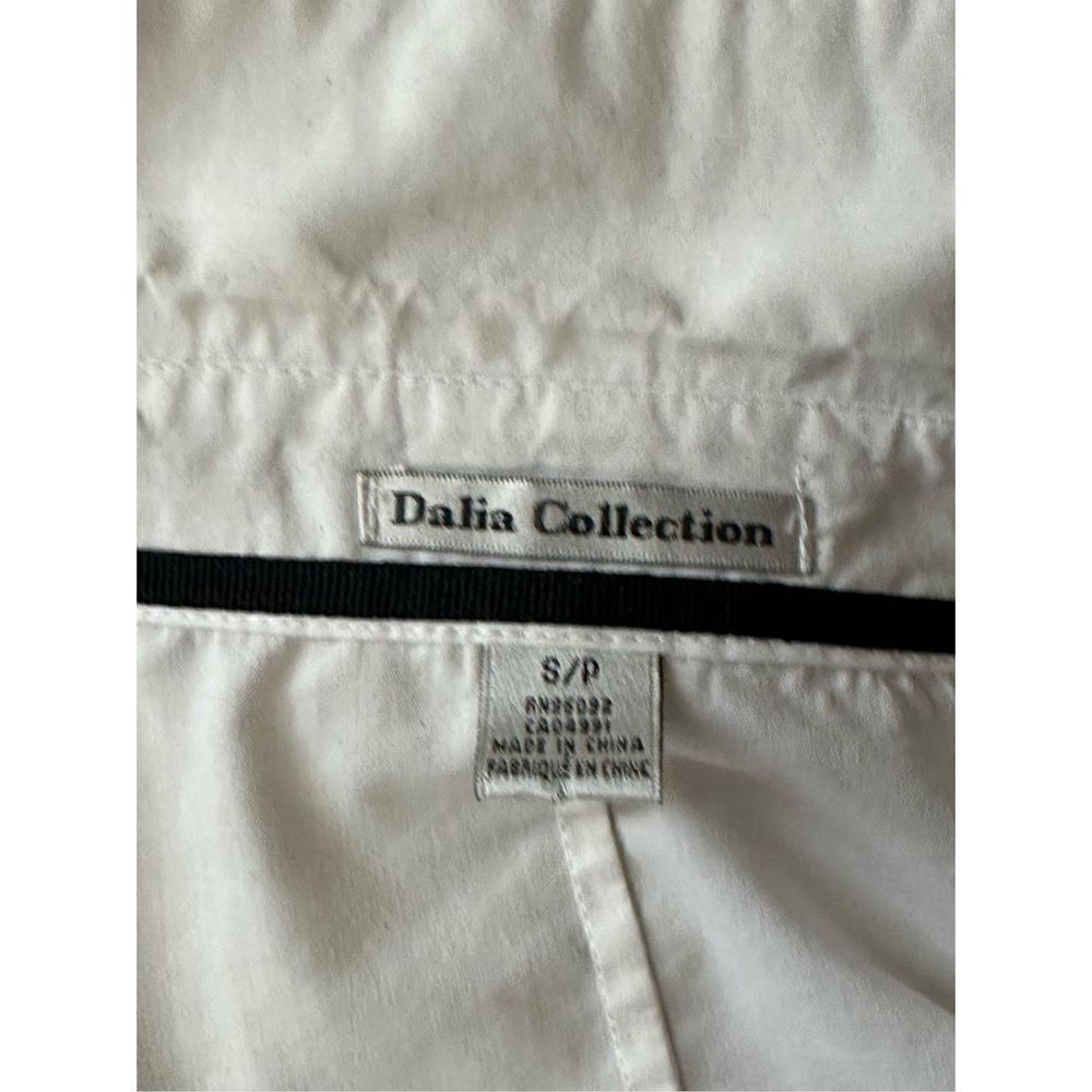 Dalia Collection functional white blouse - Picture 8 of 11